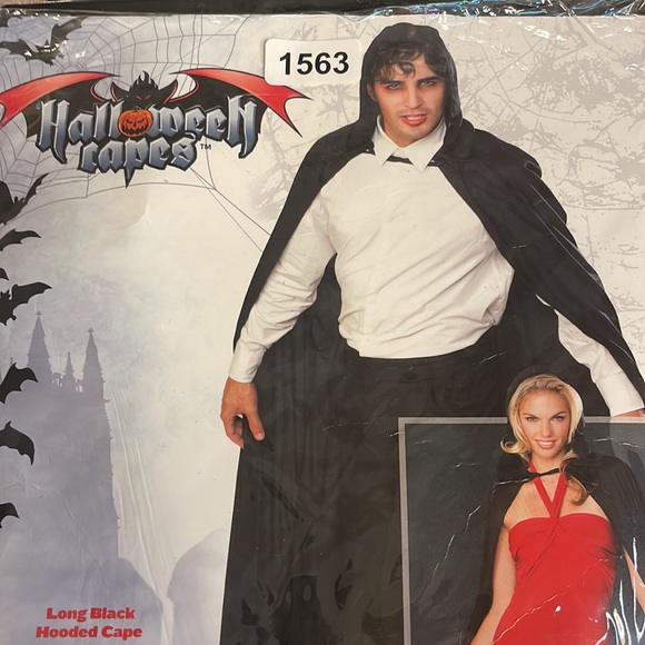 Hooded cape nwt - Picture 8 of 8